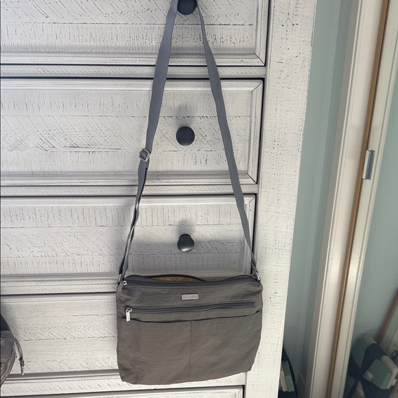 Baggallini Other - Baggallini Charcoal Messenger Bag